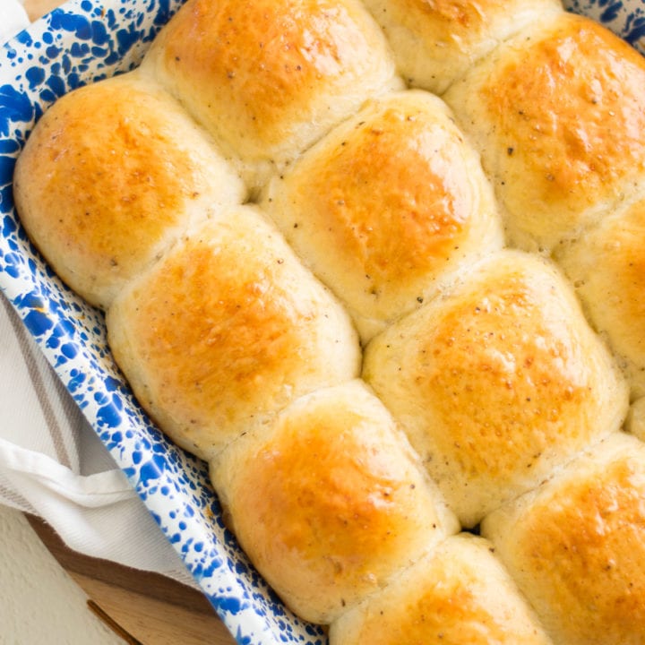 Cracked Black Pepper Dinner Rolls | Sarcastic Cooking