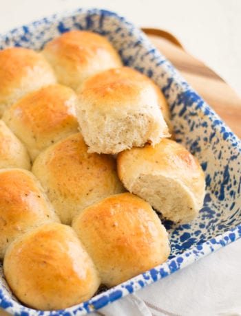 Cracked Black Pepper Dinner Rolls | Sarcastic Cooking #bread #dinnerrolls