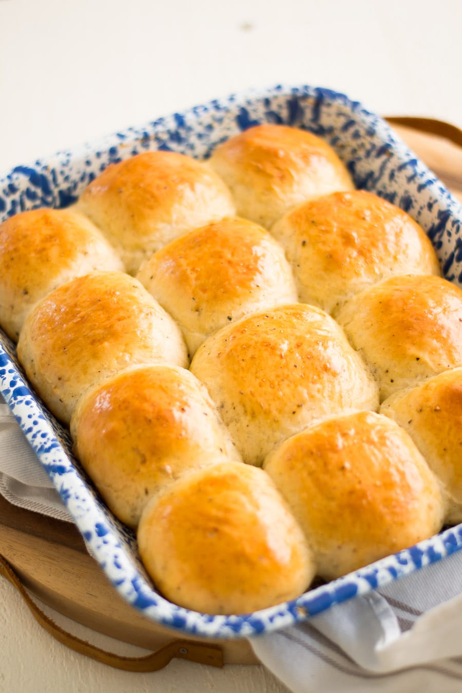 Cracked Black Pepper Dinner Rolls | Sarcastic Cooking
