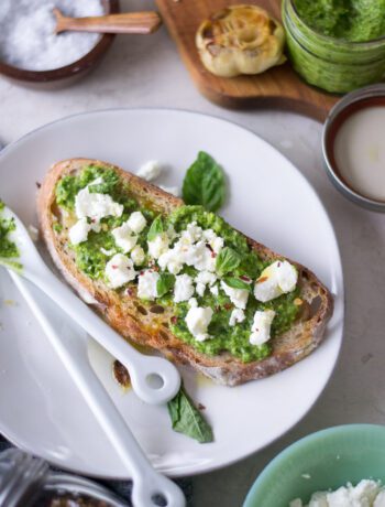 Pesto and Goat Cheese Garlic Bread | Sarcastic Cooking
