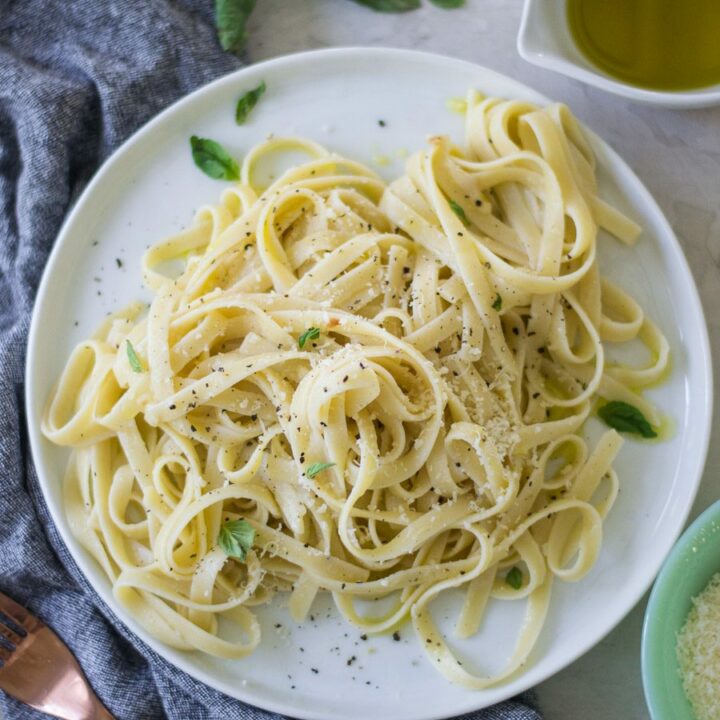 Roasted Garlic & Parmesan Cheese Pasta | Sarcastic Cooking